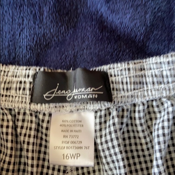 Jeno Newman Women Capri pants - Picture 4 of 5